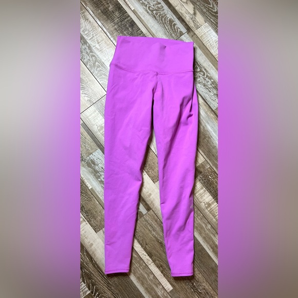 Alo Leggings - Picture 2 of 4